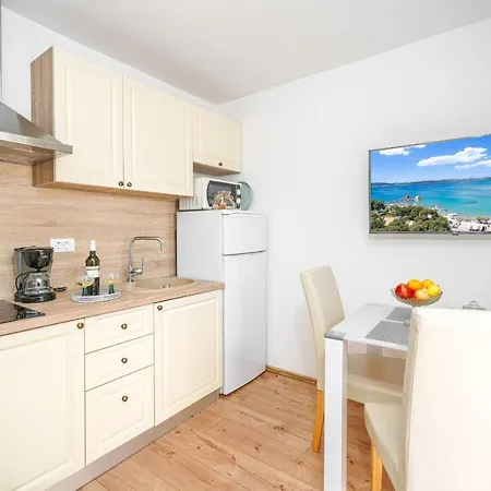 Apartment With A Parking Space - 12552 Vodice